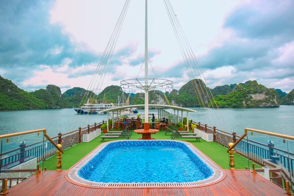 Le Journey Calypso Pool Cruise Ha Long Bay